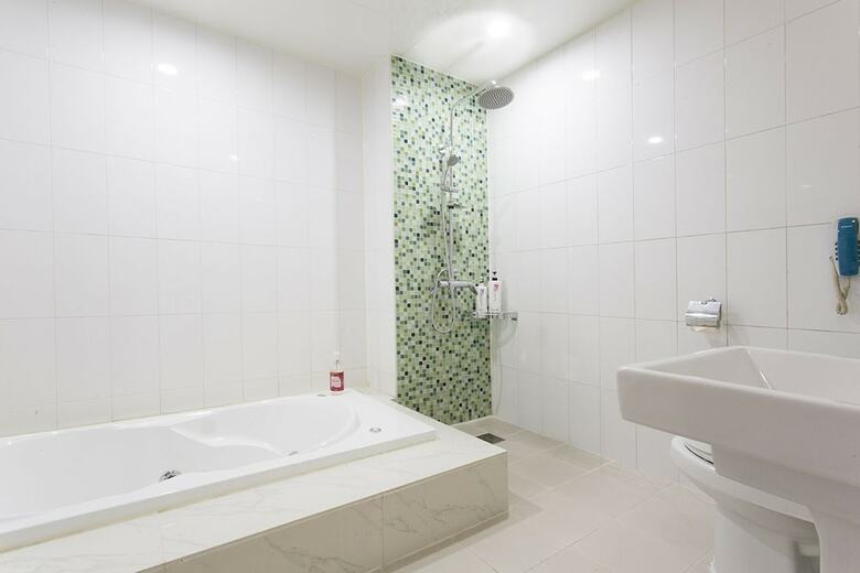 Carlton Hotel