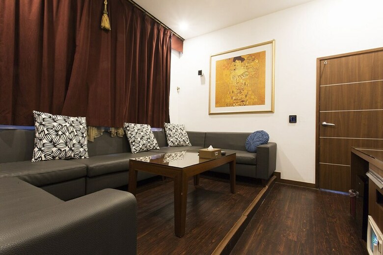 Carlton Hotel