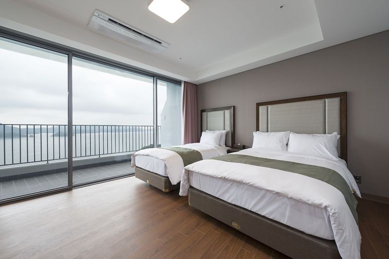 Stanford Hotel&resort Tongyeong