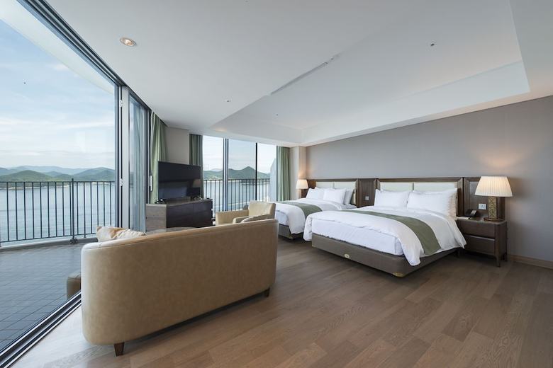 Stanford Hotel&resort Tongyeong