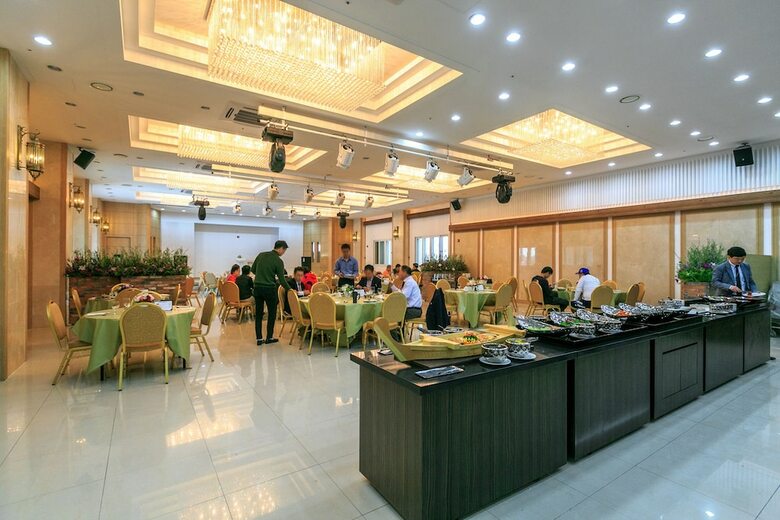 Tongyeong Beach Castle Hotel
