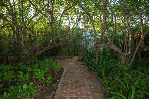 Hotel Ravana Garden
