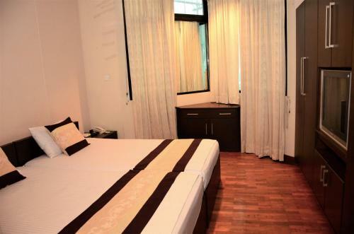 Royal Park 15th Floor 2 Br Luxury Apartment