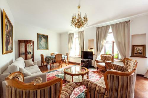 Classy Old Town Apartments