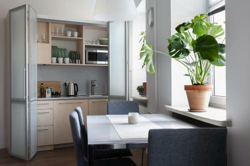 "all Saints" Church Apartment 1 Bedr