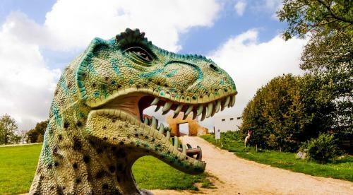 Hotel Radailiu Dvaras - Dinosaur Park