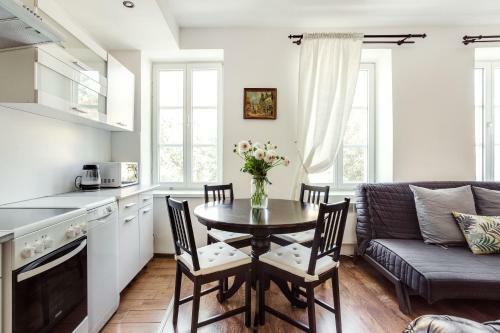 Authentic Vokieciu Old Town Apartment