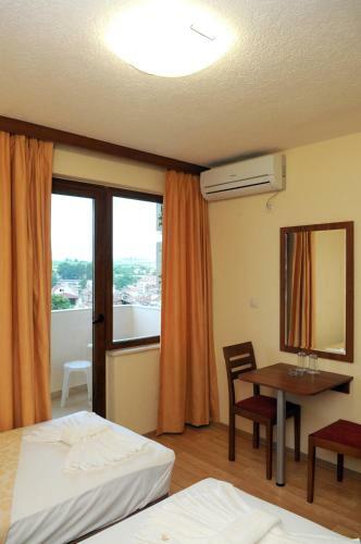 Hostal Guest Rooms Vais