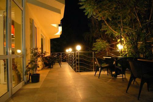 Hotel Avis
