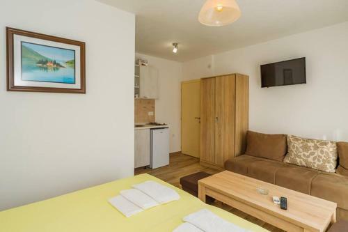 Apartments And Rooms Sole Mar