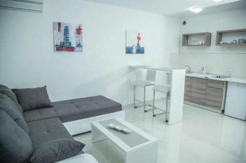 Pine Hill Luxury Apartments