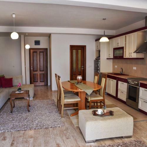 Hostal Guest House Casa Pineta