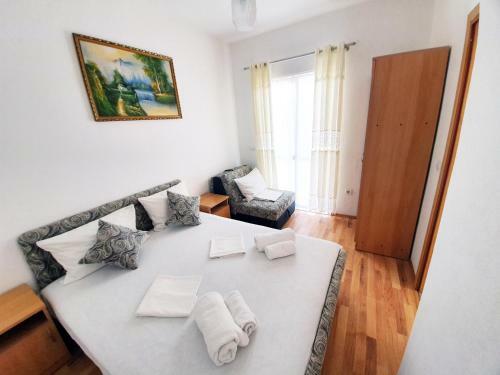 Hostal Apartments Cota Guesthouse