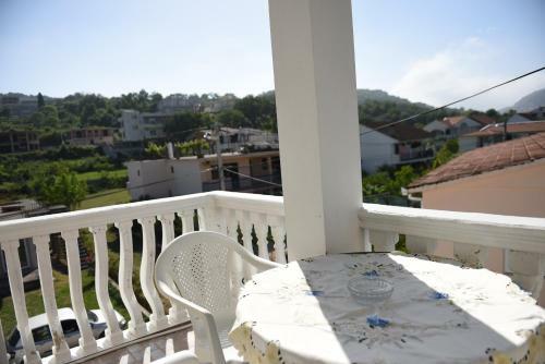 Hostal Apartments Cota Guesthouse
