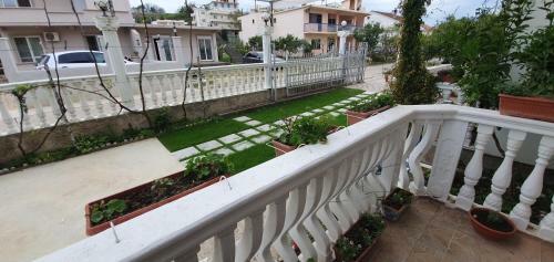 Hostal Apartments Cota Guesthouse