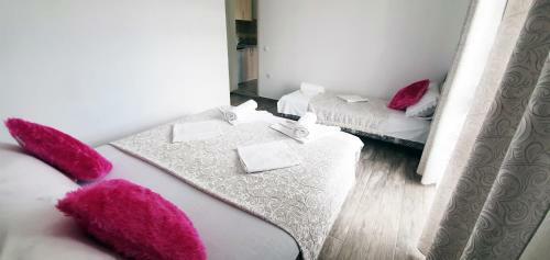 Hostal Apartments Cota Guesthouse