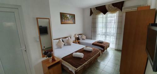 Hostal Apartments Cota Guesthouse