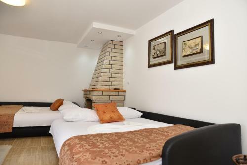 Hostal Guest House Evropa