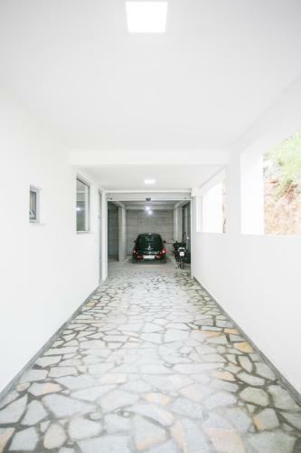 Zara Apartments