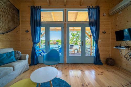 Lodge Bonazza Home
