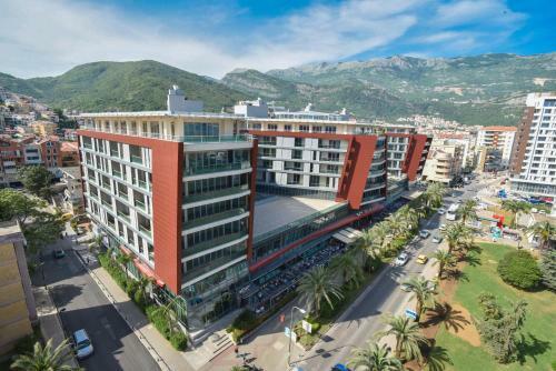 Luxury Fontana Apartments