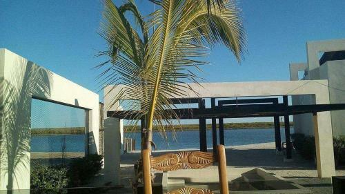 Hotel Mangrove Inn