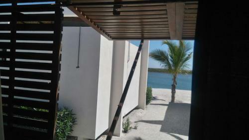 Hotel Mangrove Inn