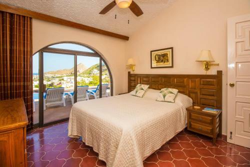 Short Walk To Downtown&beach From Villa Serrana