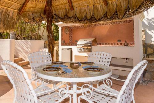 Short Walk To Downtown&beach From Villa Serrana