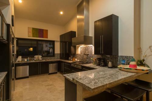 Family Vacation Villa - Fits 18, Villa Del Corazon