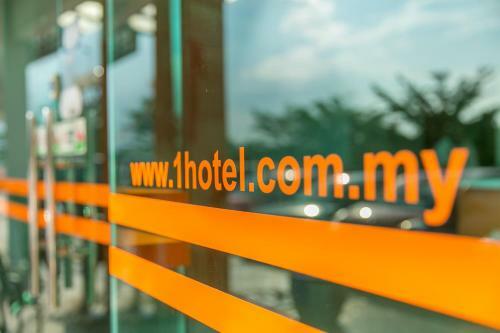 1 Hotel Mahkota Cheras