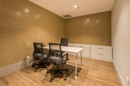 Jinhold Hotel & Serviced Apartment