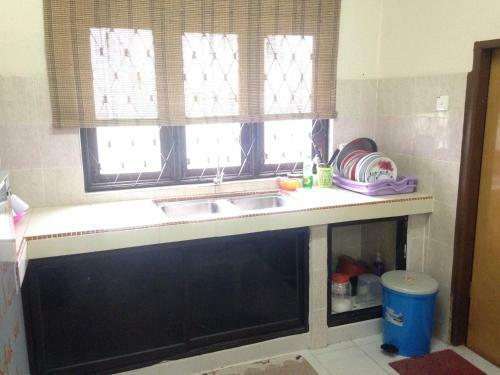 D'embun Homestay Airport Lodge