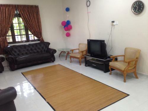 D'embun Homestay Airport Lodge