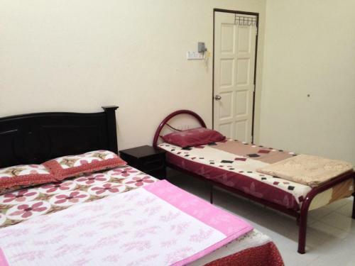 D'embun Homestay Airport Lodge