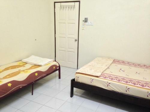 D'embun Homestay Airport Lodge