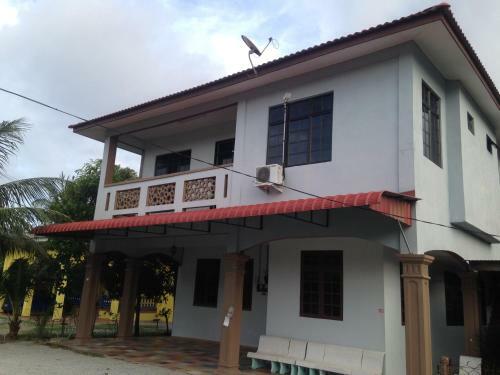 D'embun Homestay Airport Lodge