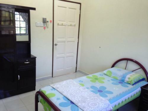 D'embun Homestay Airport Lodge