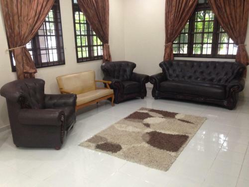 D'embun Homestay Airport Lodge