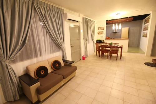 Come Inn Homestay 1380