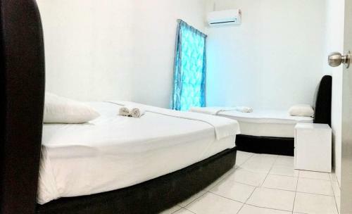 Sc Island Station Apartment Gold