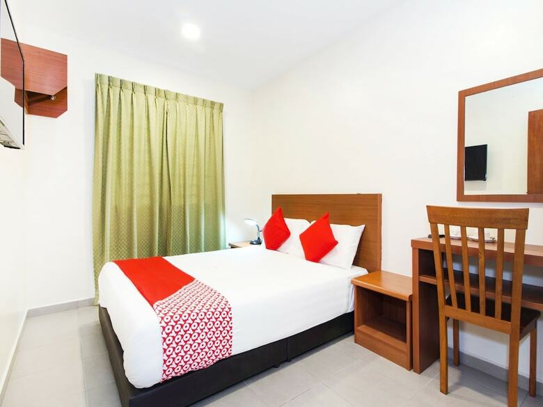 Oyo 710 Lawten Hotel