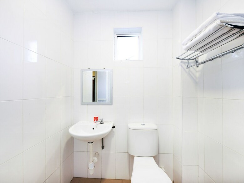 Oyo 710 Lawten Hotel