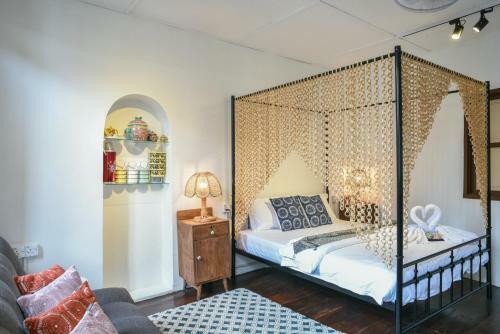 Hostal Ohana House @ 33 Jawa