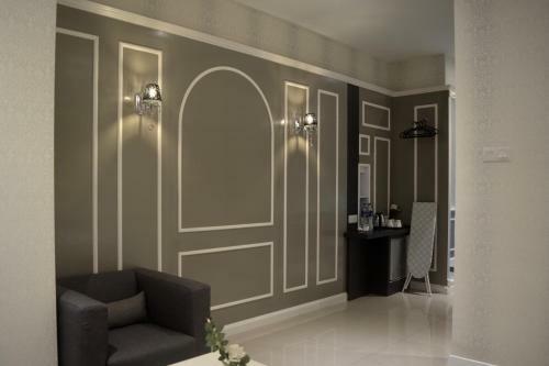 Iconic Suites & Pods Hotel