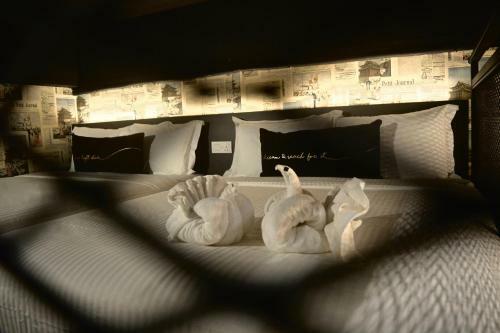 Iconic Suites & Pods Hotel