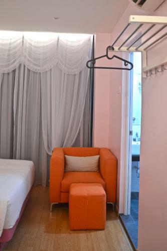 Iconic Suites & Pods Hotel