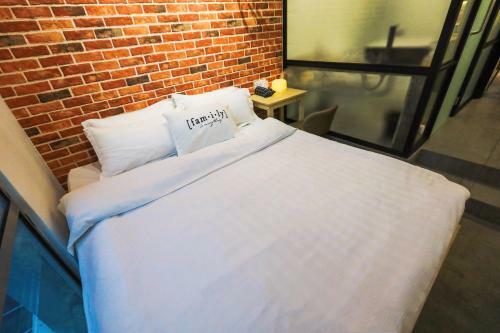 O'pine Rooms & Hostel