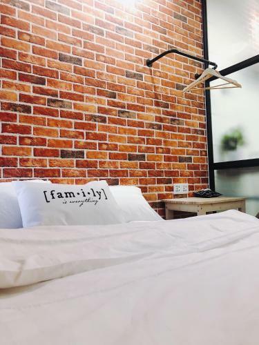 O'pine Rooms & Hostel