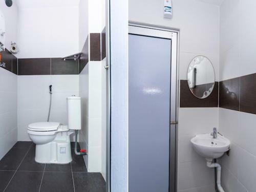 Oyo 1172 Hotel Shlyo